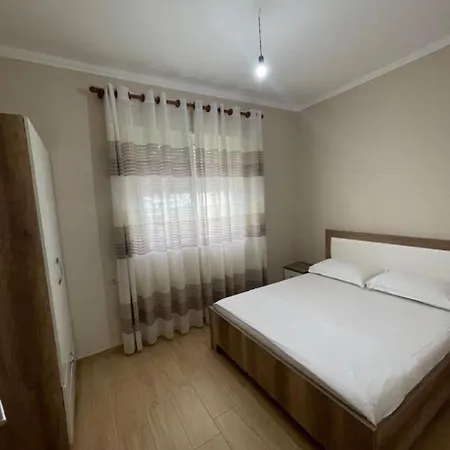 Natyra - 1 Apartamento Golem (Tirana)